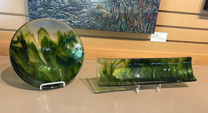 Anna Bilek - green bowl and plate
